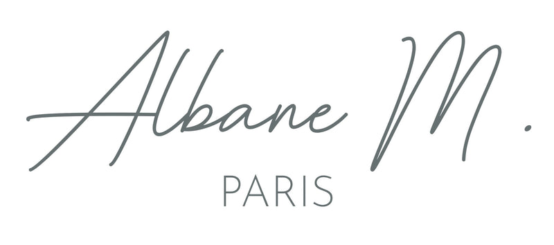 Albane M. offers you its tailor-made jewelry collections. Gold, diamonds, fine stones... Let's create the jewel of your life together.
